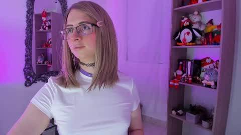 kimberly_thonson online show from 12/03/25, 03:21