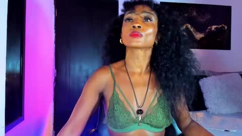 Snapshot of kimberlybanks2 chatting on 01/21/25, 10:30 Kimberly Banks online show from 01/21/25, 10:30