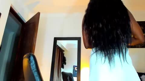 Kimberly Banks online show from 11/20/25, 10:15