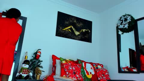 Kimberly Banks online show from 12/04/25, 10:02