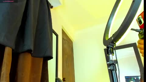 Kimberly Banks online show from 05/16/26, 10:36