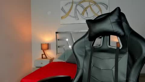 Snapshot of kimberlycoxxx chatting on 12/24/24, 11:00 kimberly online show from 12/24/24, 11:00