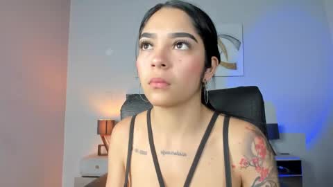 Snapshot of kimberlycoxxx chatting on 01/16/25, 08:03 kimberly online show from 01/16/25, 08:03