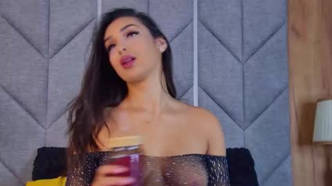 Kimberly online show from 10/30/25, 04:14