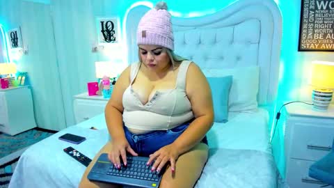 Snapshot of kimbrookss chatting on 09/19/25, 11:00 KimBrooks online show from 09/19/25, 11:00