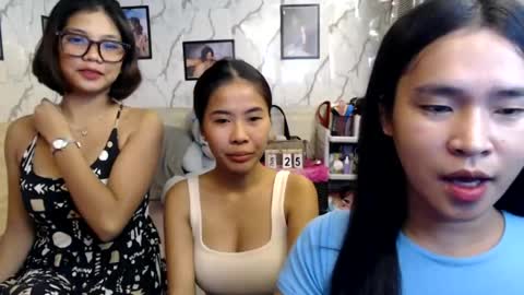 kimchuueee online show from 06/25/26, 09:36
