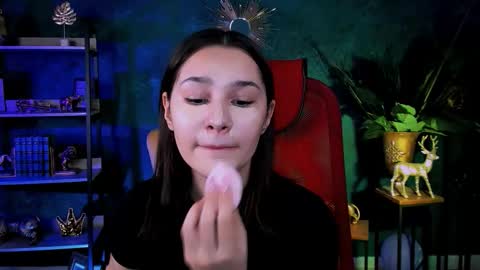 kimclarks online show from 11/18/25, 08:41