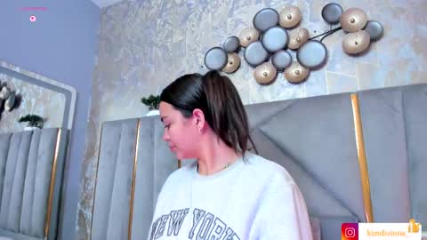  KIM  online show from 10/04/25, 03:26