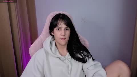 Snapshot of kimflexible_ chatting on 10/02/25, 04:52 Kim 3 online show from 10/02/25, 04:52