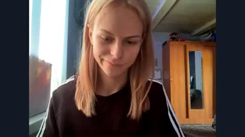 Mia online show from 08/07/26, 09:11