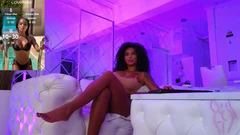 Kim online show from 11/18/25, 10:52