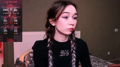 Snapshot of kimiko_luv chatting on 10/18/25, 08:20 Kimiko online show from 10/18/25, 08:20