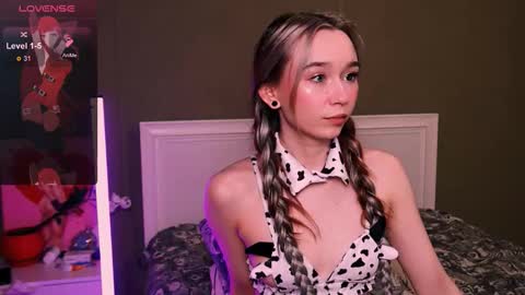 Snapshot of kimiko_luv chatting on 11/22/25, 02:38 Kimiko online show from 11/22/25, 02:38