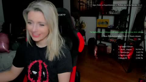 Wolfs Girl online show from 02/15/26, 08:38