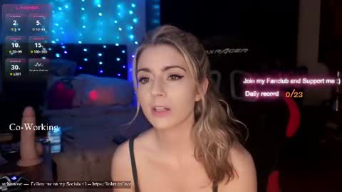 Snapshot of kimilee22 chatting on 07/06/26, 07:49 Wolfs Girl online show from 07/06/26, 07:49