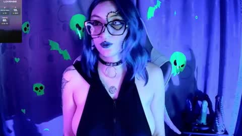   online show from 12/01/25, 02:00