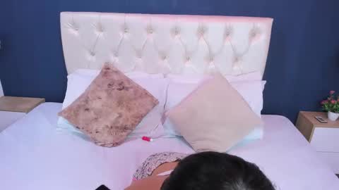 Snapshot of kimluna1 chatting on 12/02/25, 12:38 kimluna1 online show from 12/02/25, 12:38