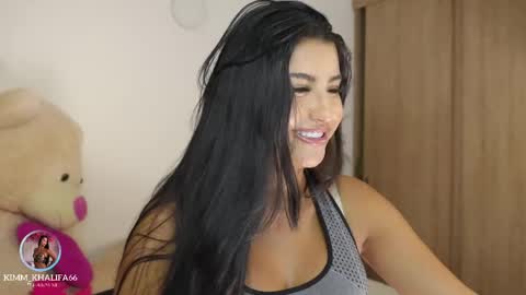 Kim  online show from 04/17/26, 02:14