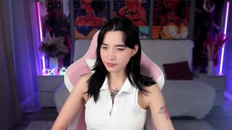 Snapshot of kimm_wong chatting on 11/27/25, 07:21 kimm wong online show from 11/27/25, 07:21