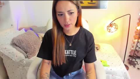 kimmberly_saenz_ online show from 10/03/25, 09:01
