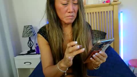 Snapshot of kimmitay chatting on 10/31/25, 08:54 Kimmi Taylor online show from 10/31/25, 08:54