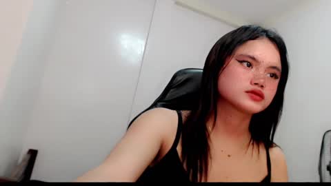 Snapshot of kimmy_fuckinggreat chatting on 02/27/25, 06:50 kim ejara online show from 02/27/25, 06:50