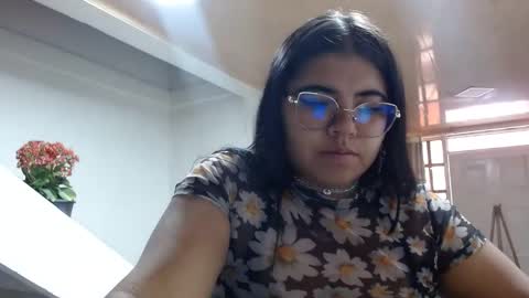 Snapshot of kimmy_kimmy_ chatting on 12/03/24, 07:44 Kimmy online show from 12/03/24, 07:44