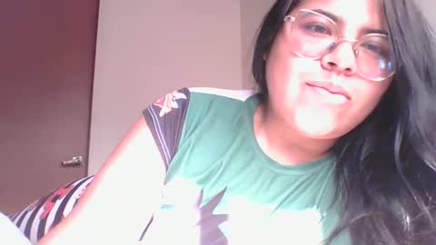 Snapshot of kimmy_kimmy_ chatting on 02/10/25, 02:05 Kimmy online show from 02/10/25, 02:05