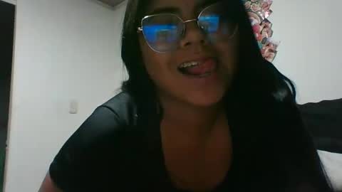 Snapshot of kimmy_kimmy_ chatting on 02/16/25, 12:19 Kimmy online show from 02/16/25, 12:19