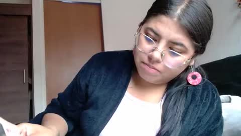 Snapshot of kimmy_kimmy_ chatting on 03/11/25, 05:13 Kimmy online show from 03/11/25, 05:13