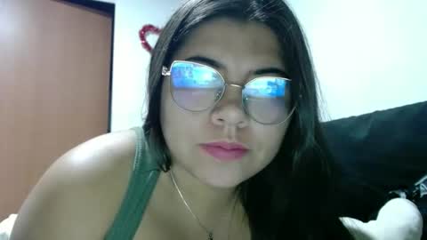 Snapshot of kimmy_kimmy_ chatting on 10/23/25, 03:06 Kimmy online show from 10/23/25, 03:06