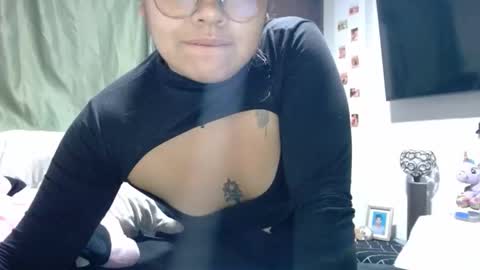 Snapshot of kimmy_kimmy_ chatting on 11/14/25, 01:15 Kimmy online show from 11/14/25, 01:15