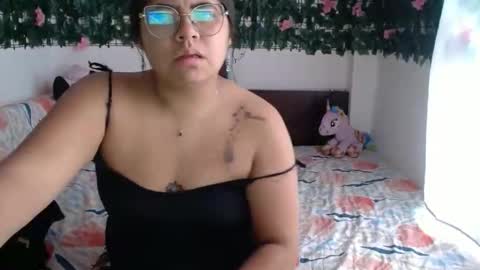 Snapshot of kimmy_kimmy_ chatting on 11/19/25, 05:13 Kimmy online show from 11/19/25, 05:13