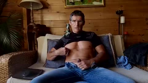 Snapshot of kimonoblues chatting on 11/22/25, 02:05 kimonoblues online show from 11/22/25, 02:05