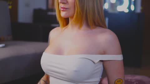 KimSkye online show from 01/10/25, 11:39