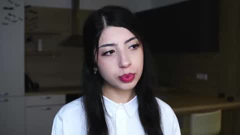 Snapshot of kindraevert chatting on 11/09/25, 04:33 Megan online show from 11/09/25, 04:33