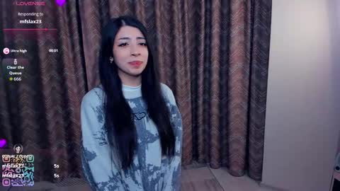 Snapshot of kindraevert chatting on 11/29/25, 04:37 Megan online show from 11/29/25, 04:37