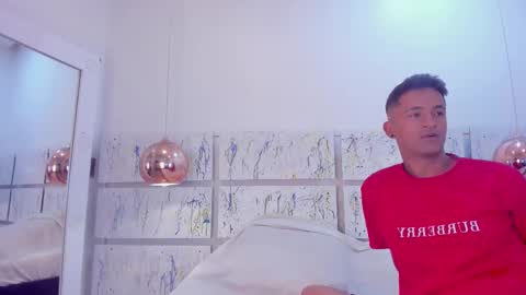 Snapshot of king2_and_queen2 chatting on 11/05/25, 02:55 NIKKY AND MAIK online show from 11/05/25, 02:55