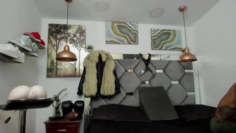 Snapshot of king_fitt_ chatting on 01/27/25, 02:10 HOT MEN BLACK online show from 01/27/25, 02:10