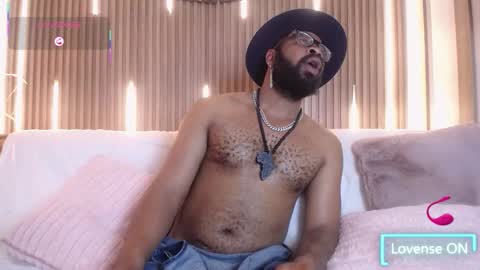 Snapshot of king_mallik chatting on 10/15/25, 02:50 Malik online show from 10/15/25, 02:50