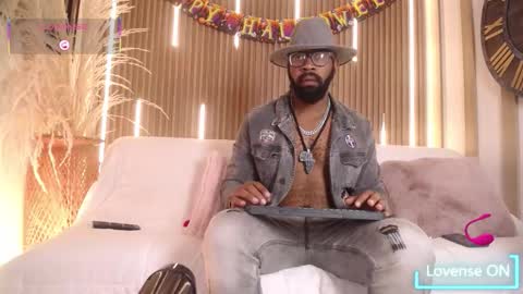 Snapshot of king_mallik chatting on 10/16/25, 01:12 Malik online show from 10/16/25, 01:12