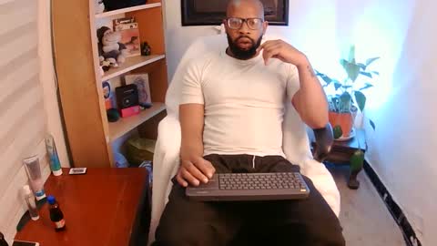 Snapshot of king_mallik chatting on 01/14/26, 12:33 Malik online show from 01/14/26, 12:33