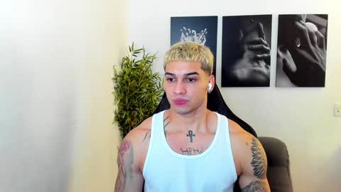 Snapshot of king_of_kings__ chatting on 12/02/24, 01:47 king_of_kings__ online show from 12/02/24, 01:47