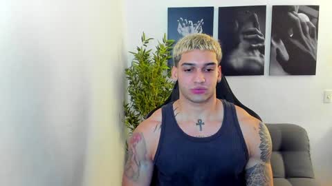 Snapshot of king_of_kings__ chatting on 12/02/24, 11:51 king_of_kings__ online show from 12/02/24, 11:51