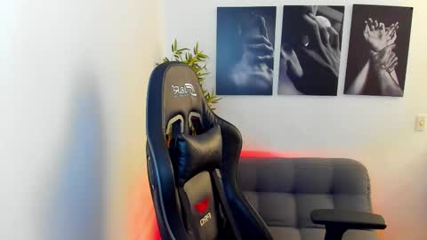 Snapshot of king_of_kings__ chatting on 02/19/25, 03:28 king_of_kings__ online show from 02/19/25, 03:28