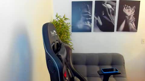 Snapshot of king_of_kings__ chatting on 02/25/25, 12:58 king_of_kings__ online show from 02/25/25, 12:58