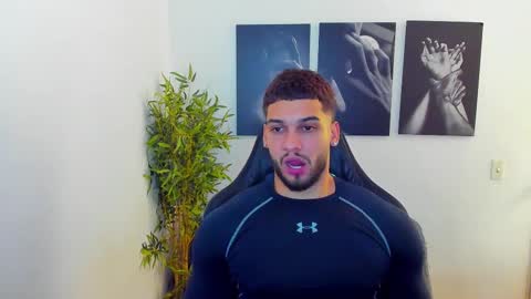 Snapshot of king_of_kings__ chatting on 03/08/25, 01:39 king_of_kings__ online show from 03/08/25, 01:39