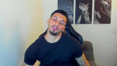 Snapshot of king_of_kings__ chatting on 10/03/25, 10:40 king_of_kings__ online show from 10/03/25, 10:40