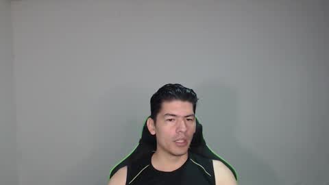 Snapshot of king_tryndamere chatting on 10/06/25, 06:27 Carlos online show from 10/06/25, 06:27