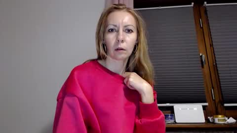 sexysexyhotwetpinkredpussy online show from 09/16/25, 07:37